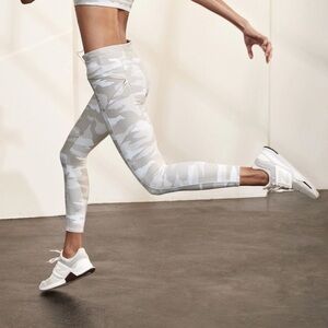 Athleta Elation Leggings Neutral Camo size small Beige Nude 7/8